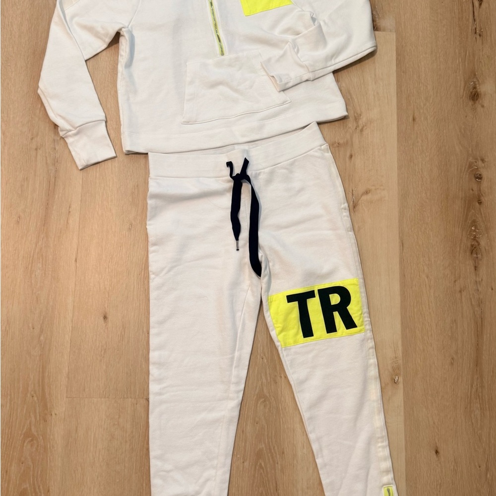 True Religion White and Yellow Jogger Set size : S/P.